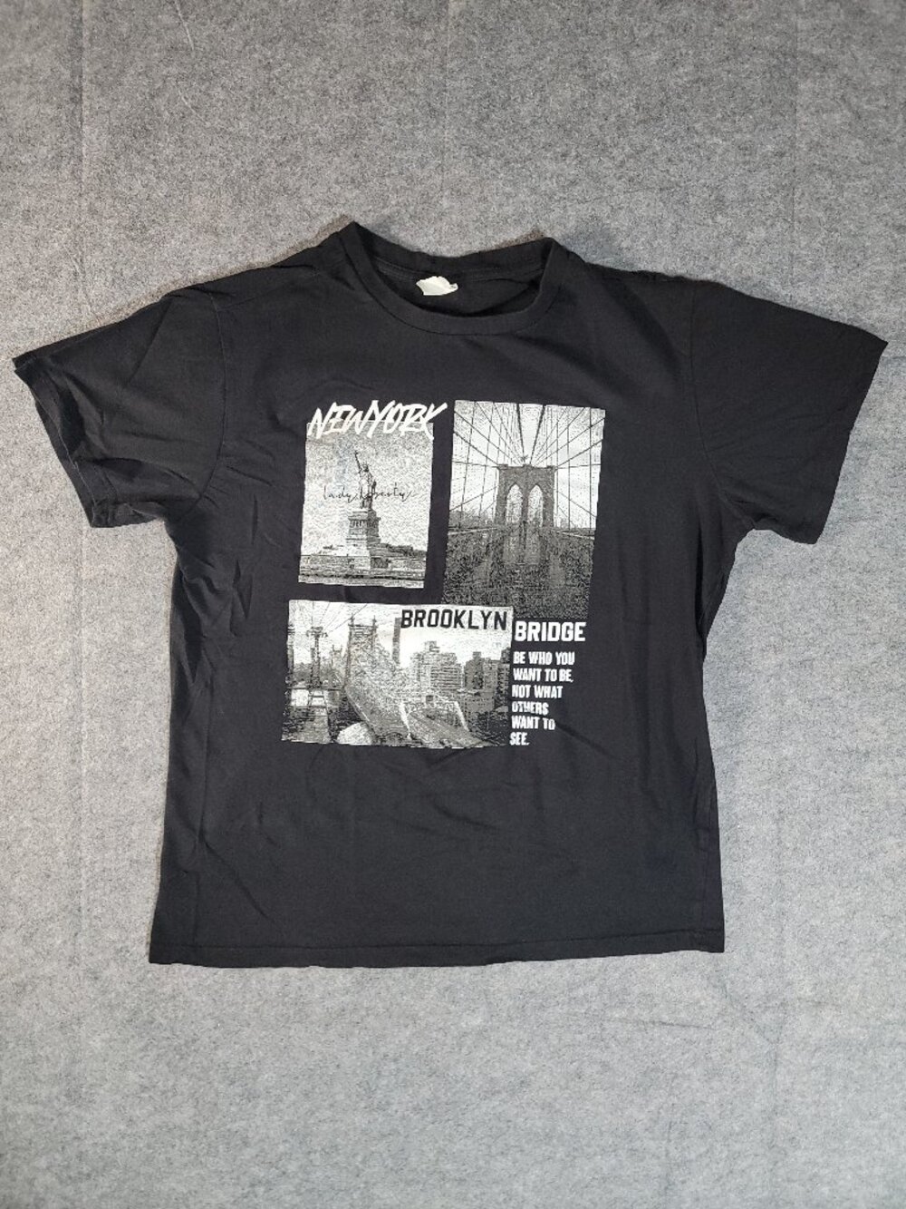 NYC New York Brooklyn Bridge Statue of Liberty Graphic T-Shirt Mens Medium Black